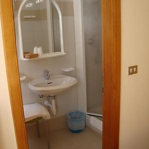 Camera standard con letto king size